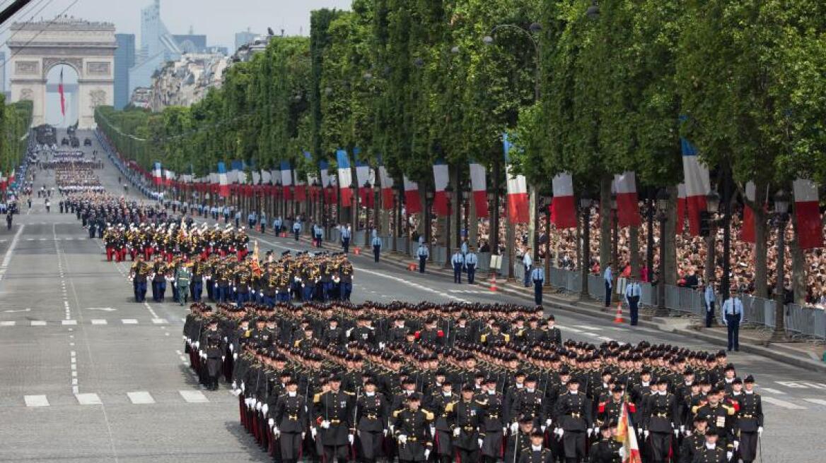 Φρούριο το Παρίσι: 11.000 αστυνομικοί για τους εορτασμούς της εθνικής επετείου